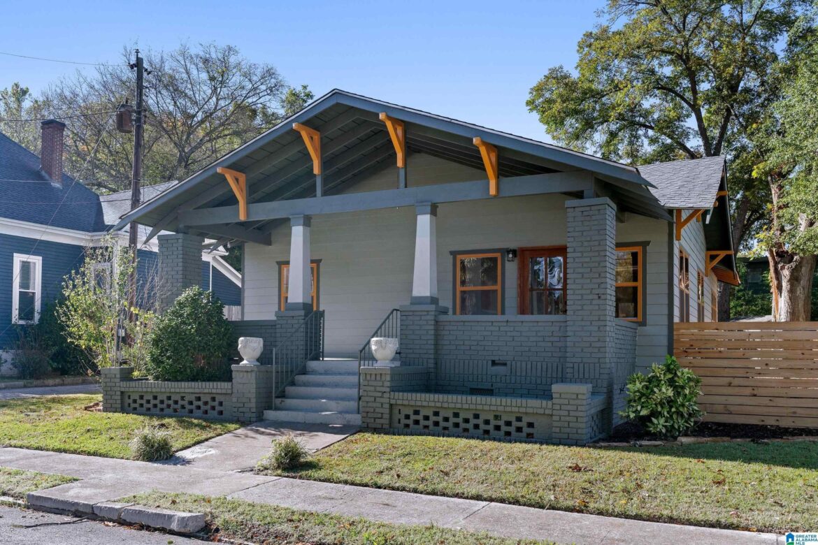 616 Roscoe Avenue